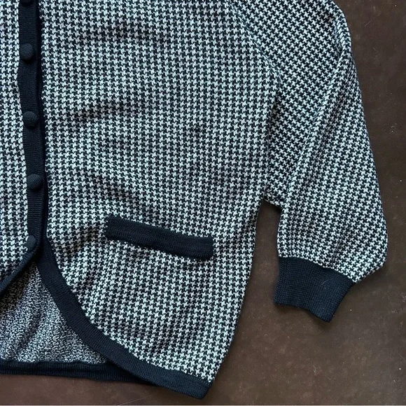 100% wool vintage cardigan- black and white houndstooth- jaeger- small - Picture 3 of 16